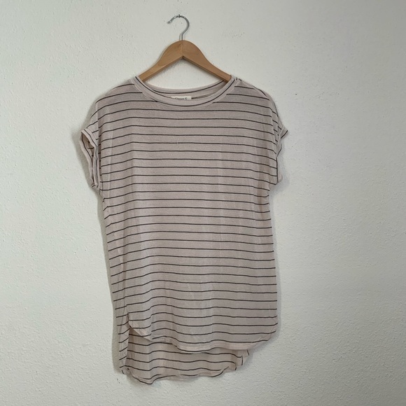 4 Short Sleeve Tee Shirts Size Medium - Picture 4 of 9